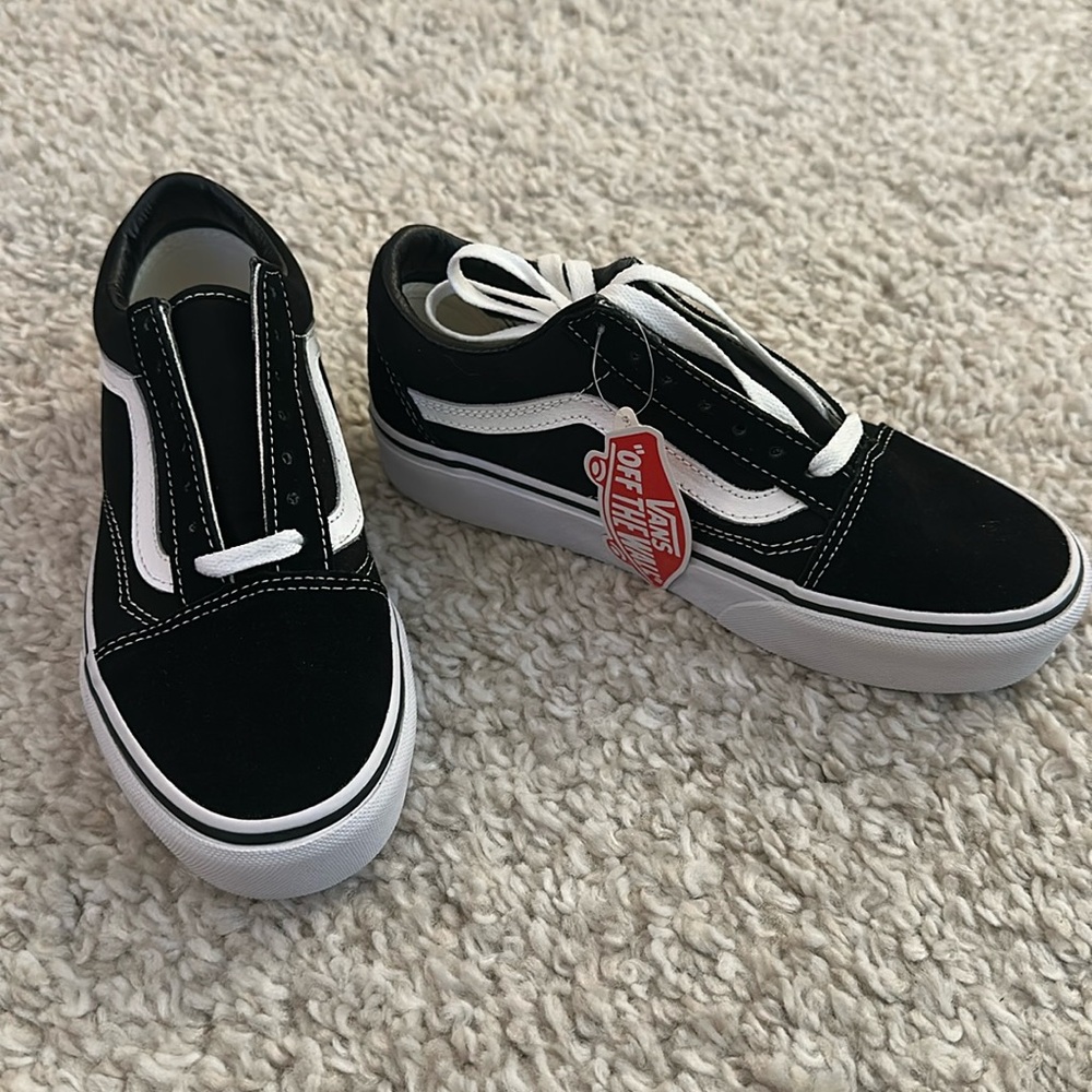 NWT Vans old skool platform black 6.5